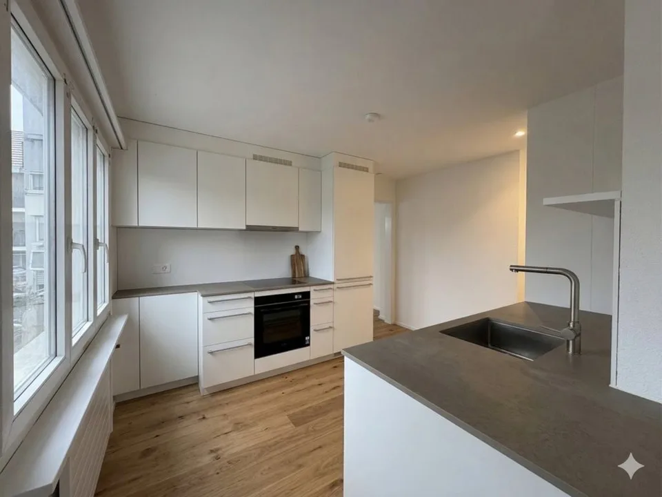 HOCHWERTIGE 2.5 ZIMMER-WOHNUNG IN VILLIGEN