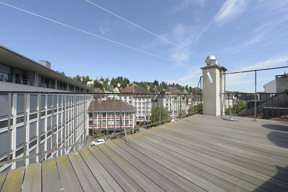 Città di St. Gallen - vicino alla piazza del mercato - ufficio / studio in mansarda attraente
