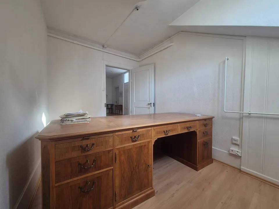 Città di St. Gallen - vicino alla piazza del mercato - ufficio / studio in mansarda attraente