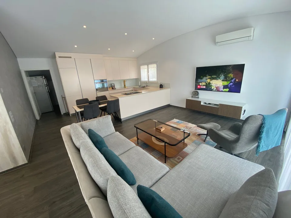Attika von hohem Wert zur Verkauf in Tenero – 180 m² mit großer Panoramaterrasse