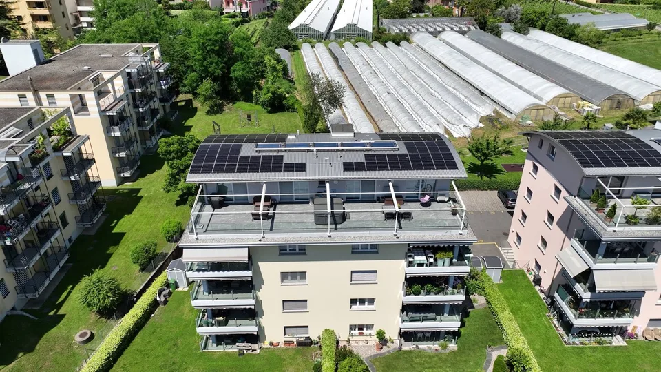 Attico di pregio in vendita a Tenero – 180 m² con grande terrazza panoramica