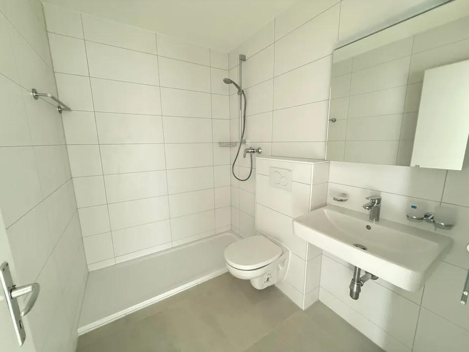 Appartamento di due locali completamente ristrutturato con balcone a Cressier