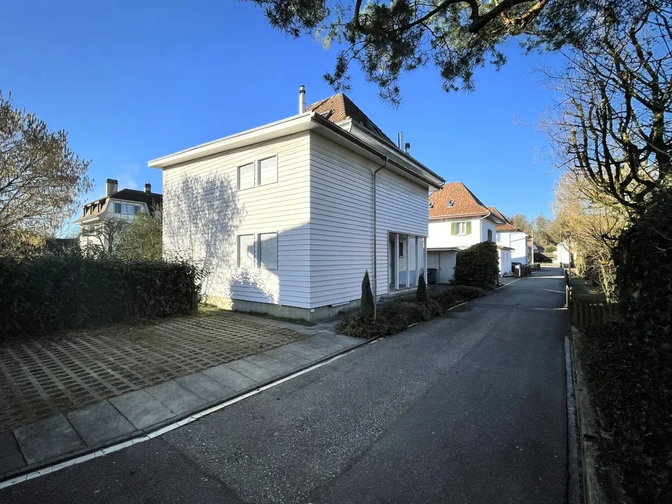 In the popular residential area *Blumenstrasse*