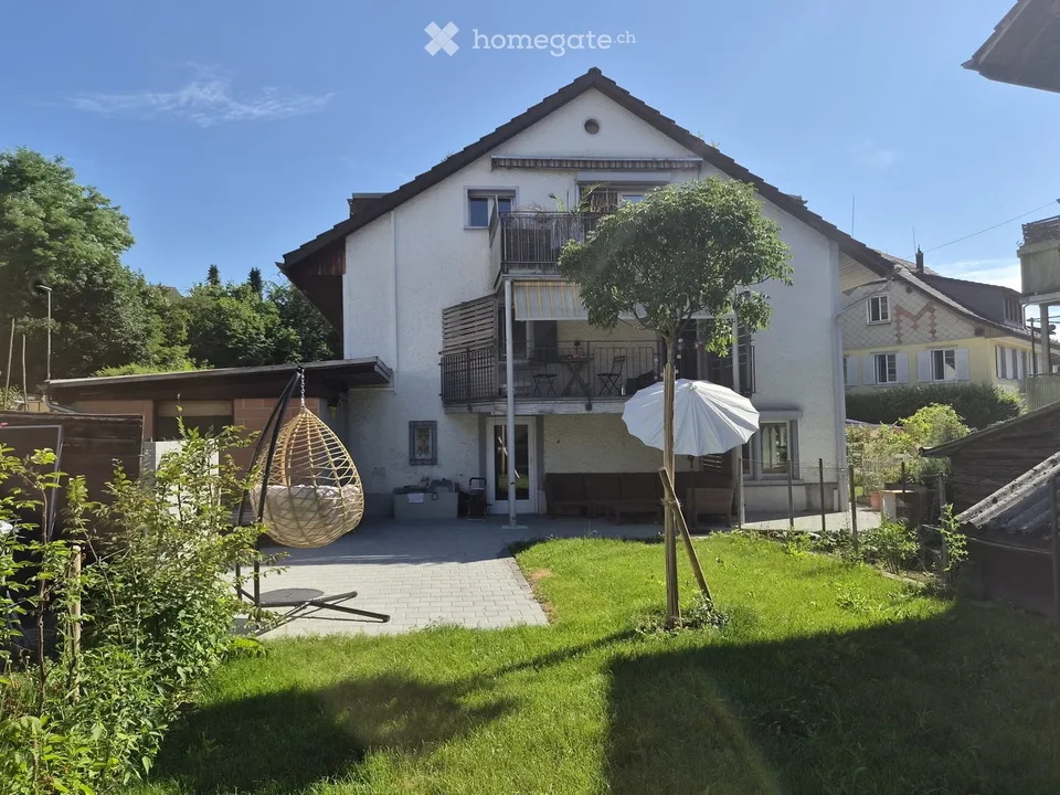 Charmante 4-Zimmer-Maisonette-Wohnung mit Balkon und Garten in Gossau ZH