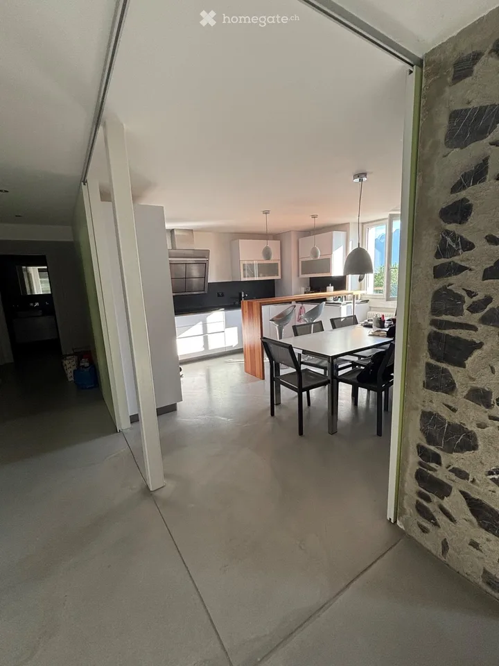 5-room apartment for rent