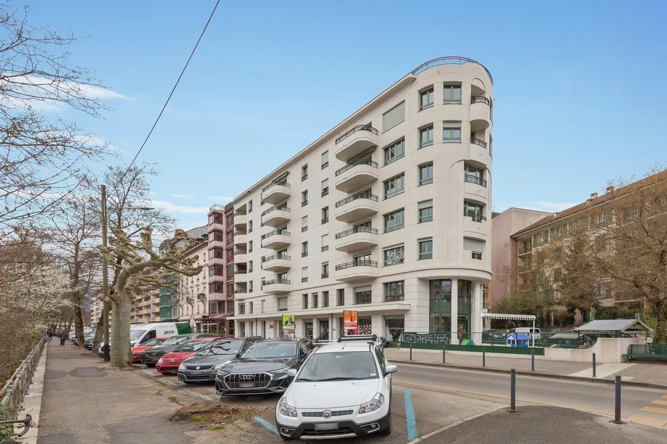 Living facing the banks of the Arve!
