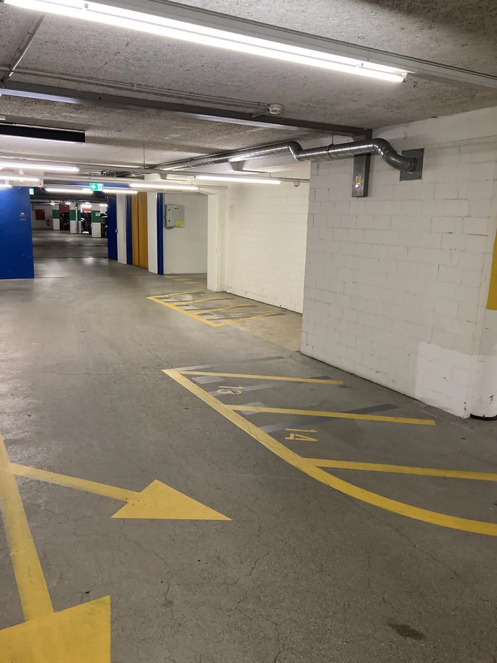 Motorcycle parking space for rent in a central location in Schlieren!