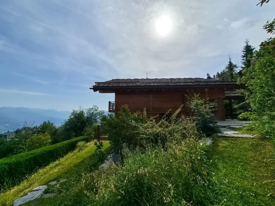 Außergewöhnliches Chalet am Rande der Bisse und nahe den Skiliften!