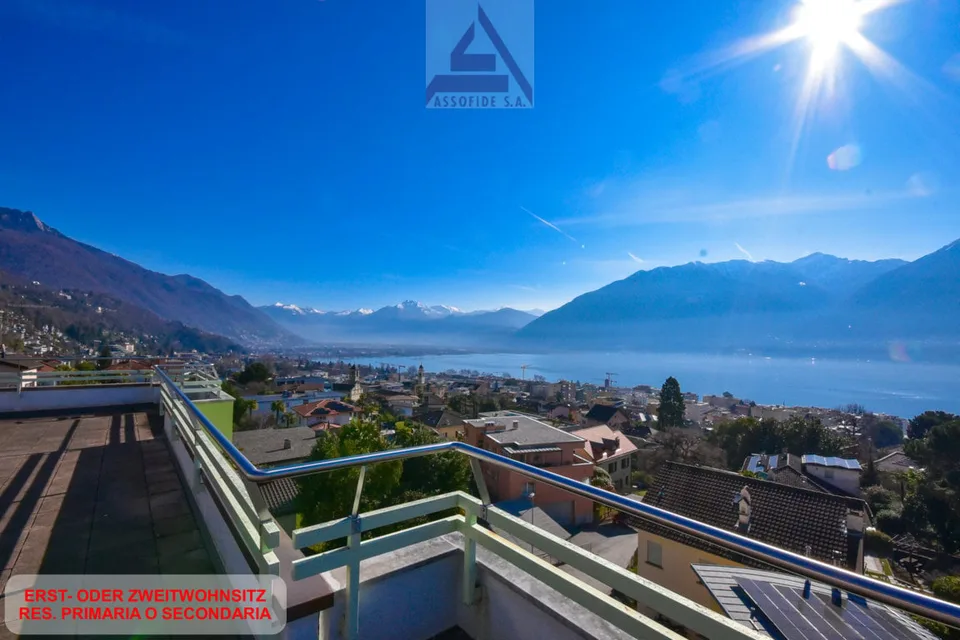 Attico da sogno con vista panoramica / Traumhafte Attikawohnung mit Panoramablick