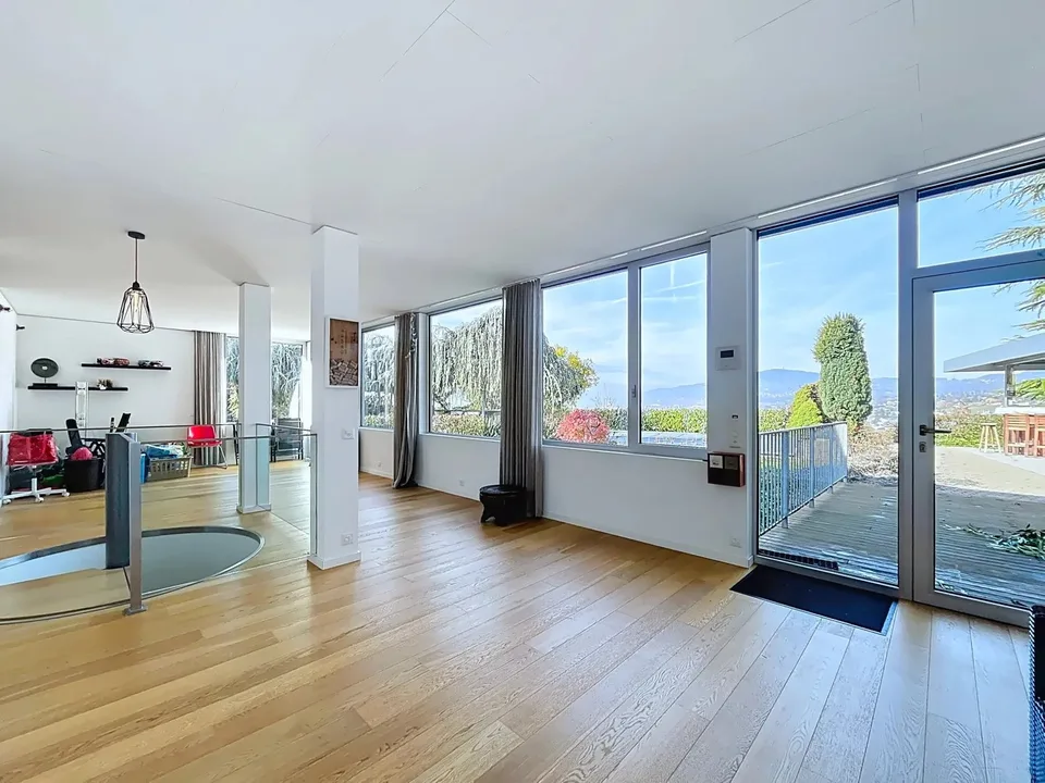 Proprietà familiare modulare con 3 alloggi