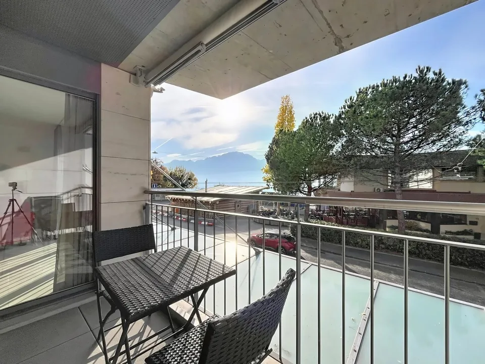 Ampio appartamento di 4.5 locali in residenza moderna con balcone e terrazza