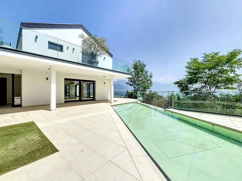 Außergewöhnliche 6,5-Zimmer-Villa in bevorzugter Wohnlage!