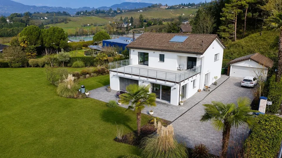 Villa lumineuse proche École Internationale