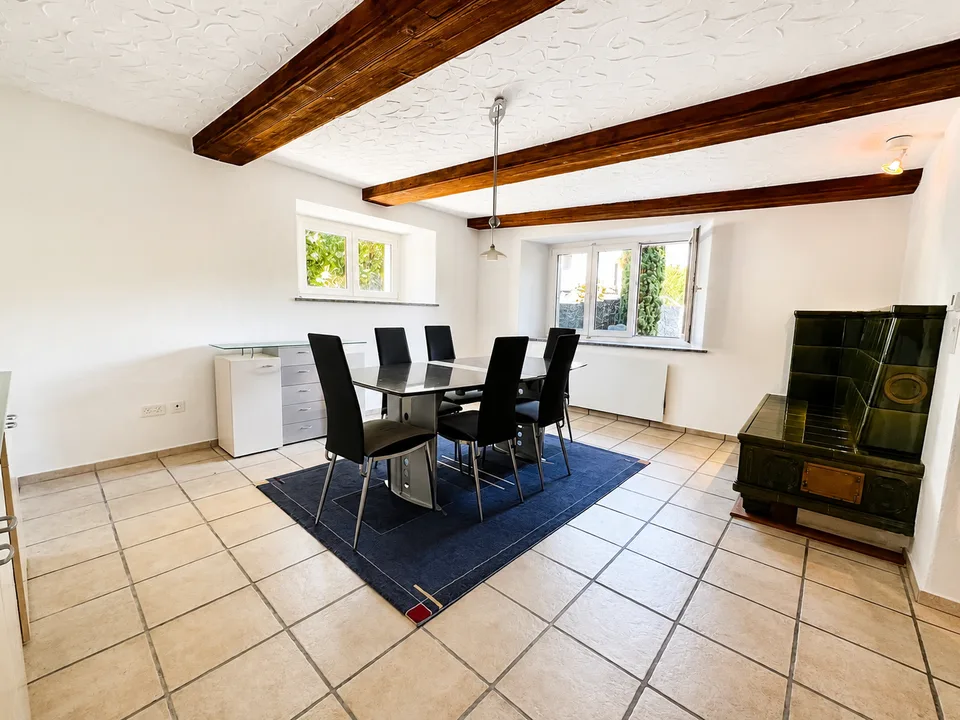 Maison individuelle (maison mitoyenne) avec appartement pour personnes âgées, grand jardin, vue panoramique & double garage – photo 7 sur 11