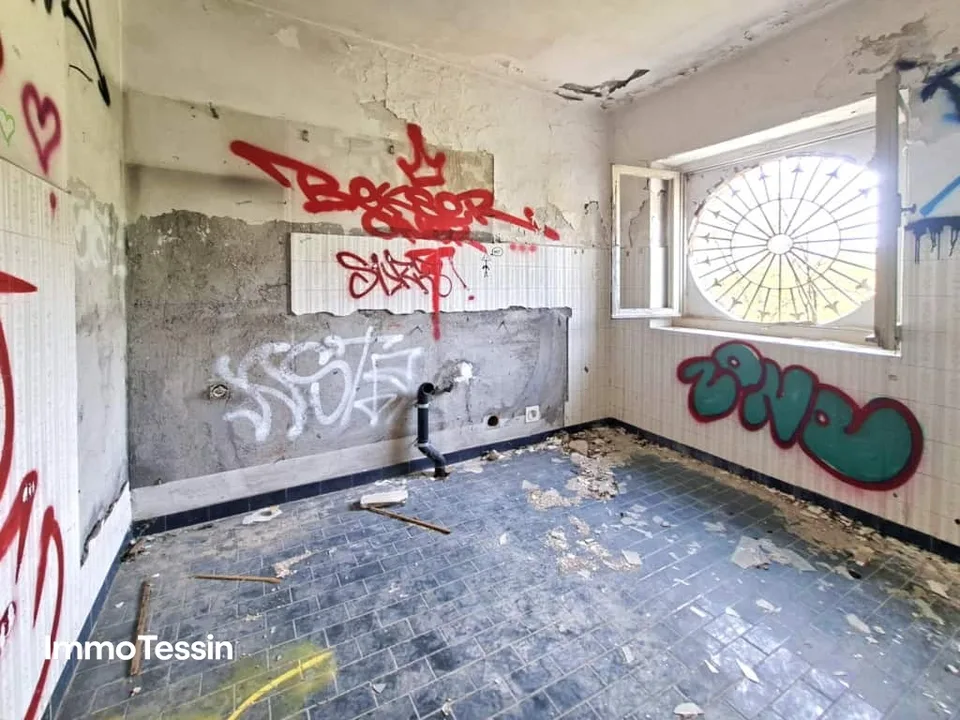 SELTENHEIT: Legendäre Villa Quisisana, das verborgene Schloss über Stabio das Weltgeschichte erzählt – Foto 12 von 13
