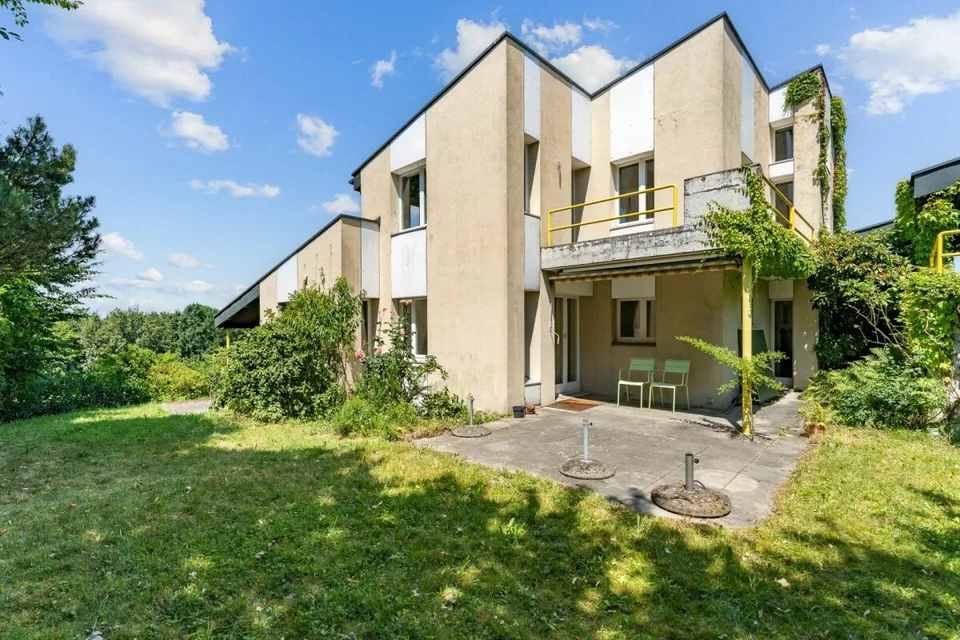 Grosszügiges Einfamilienhaus mit Einliegerstudio an sehr ruhiger und sonniger Lage – Foto 10 von 12