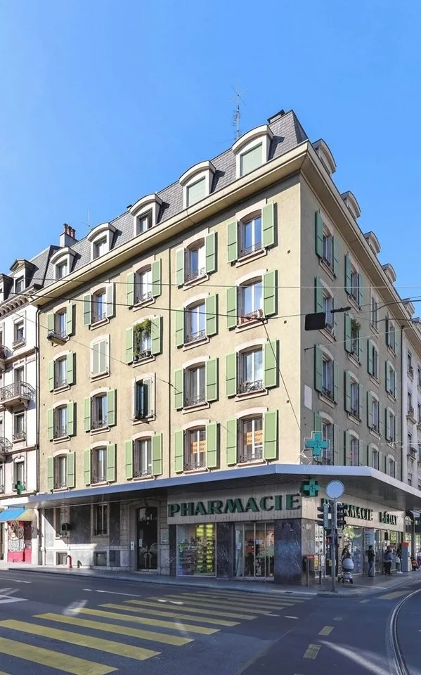 Place de parc intérieure - Idéalement située