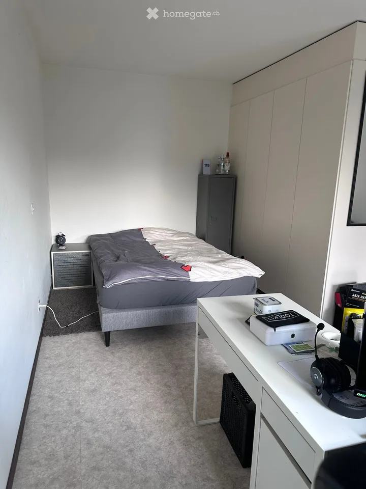 Grand studio avec balcon verdoyant et calme à Fribourg