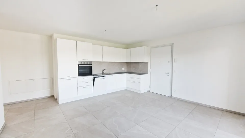 Neue 2,5-Zimmer-Wohnung mit überdachtem Balkon und freier Aussicht