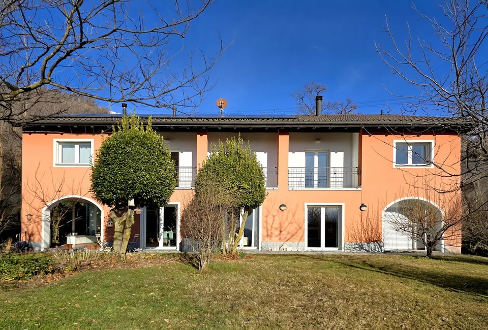 Esclusiva villa 702 m² con giardino e privacy a Miglieglia