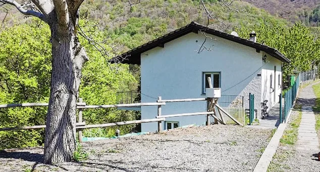 Casa 5,5 locali in fase di ristrutturazione con camino e terrazza.