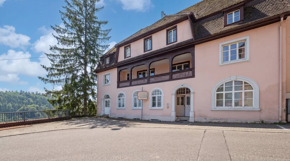 Characterful and historic - listed residential and commercial building – photo 6 of 13