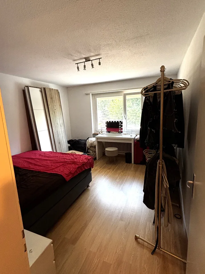 Appartamento accogliente di 3,5 locali con fascino gradevole e balcone!