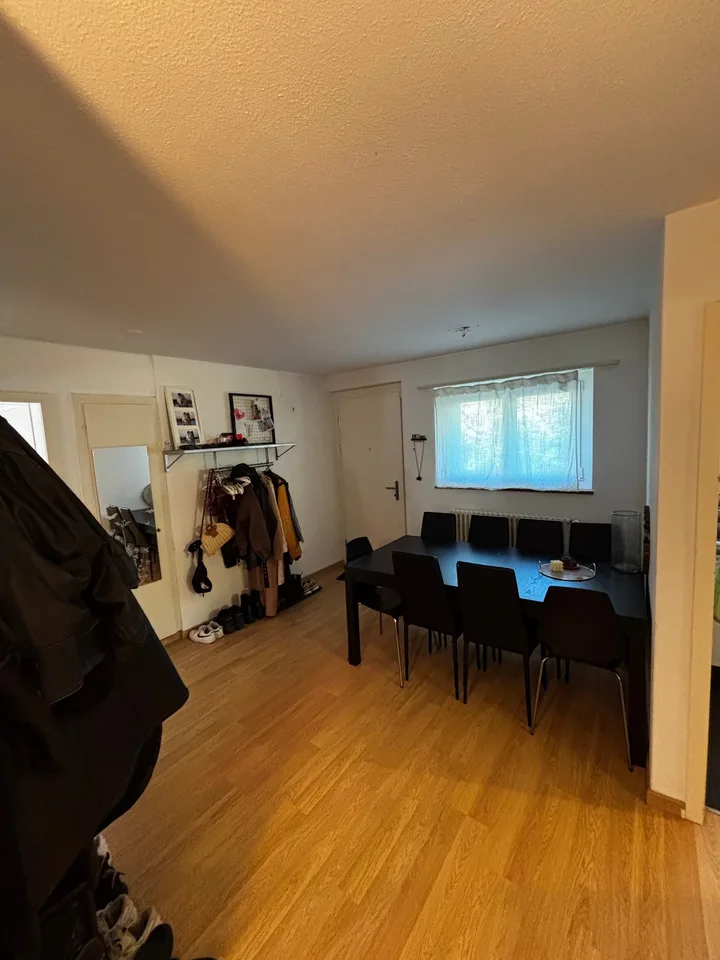 Appartamento accogliente di 3,5 locali con fascino gradevole e balcone!