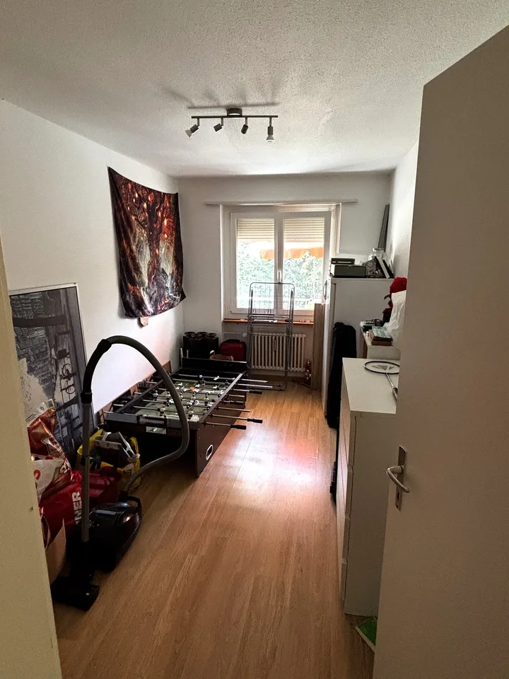 Appartamento accogliente di 3,5 locali con fascino gradevole e balcone!