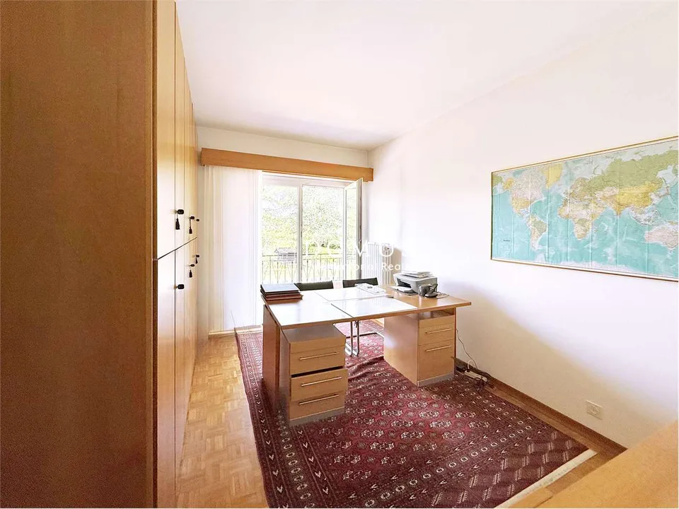 Villa mit Pool in grüner Umgebung – Foto 10 von 13