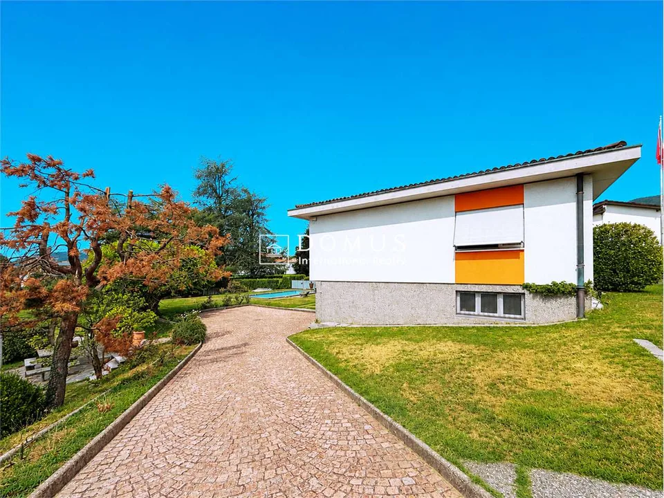 Villa mit Pool in grüner Umgebung – Foto 13 von 13