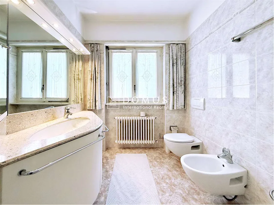 Villa mit Pool in grüner Umgebung – Foto 9 von 13