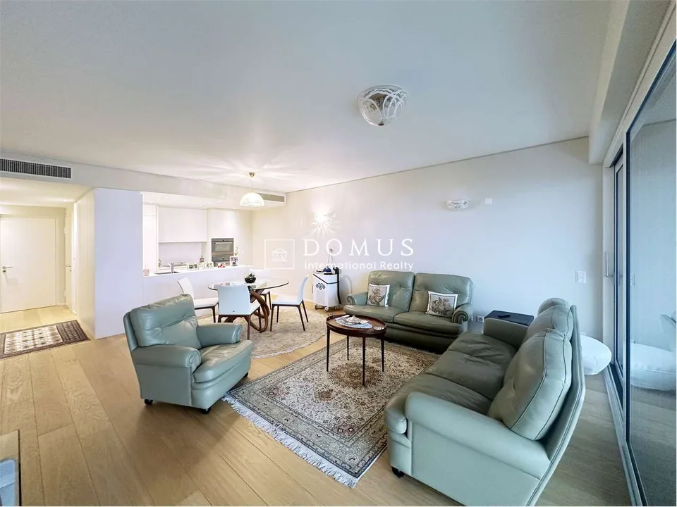 Luxuriöse 3.5-Zimmer-Wohnung mit Seeblick