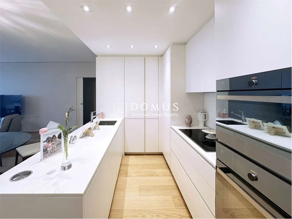 Luxuriöse 3.5-Zimmer-Wohnung mit Seeblick