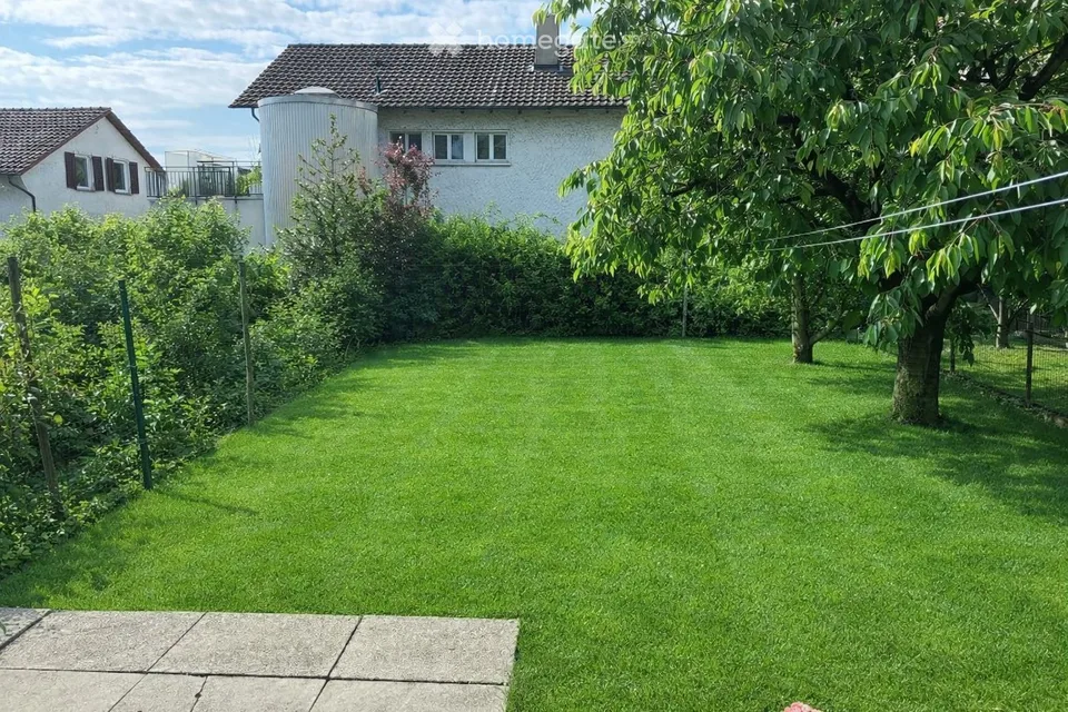 Casa unifamiliare nuova di 5,5 locali con vista sul giardino a Suhr