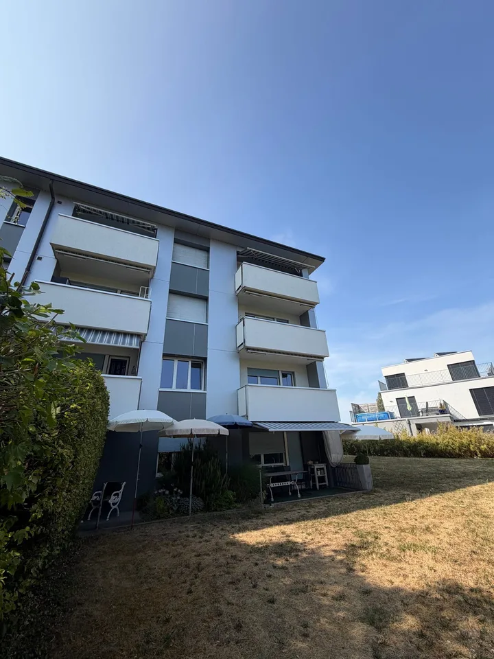Wunderschönes komplett renoviertes 4-Zimmer-Apartment im Erdgeschoss