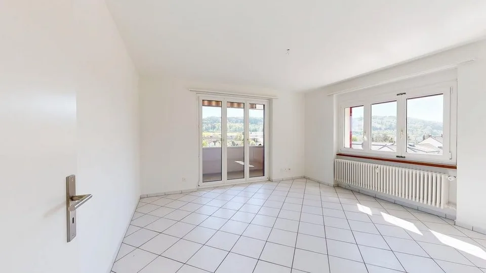 4-bedroom apartment on the 2nd floor with a great view