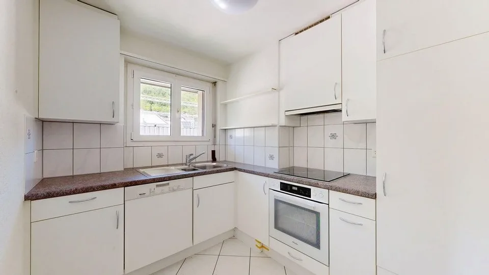 4-bedroom apartment on the 2nd floor with a great view