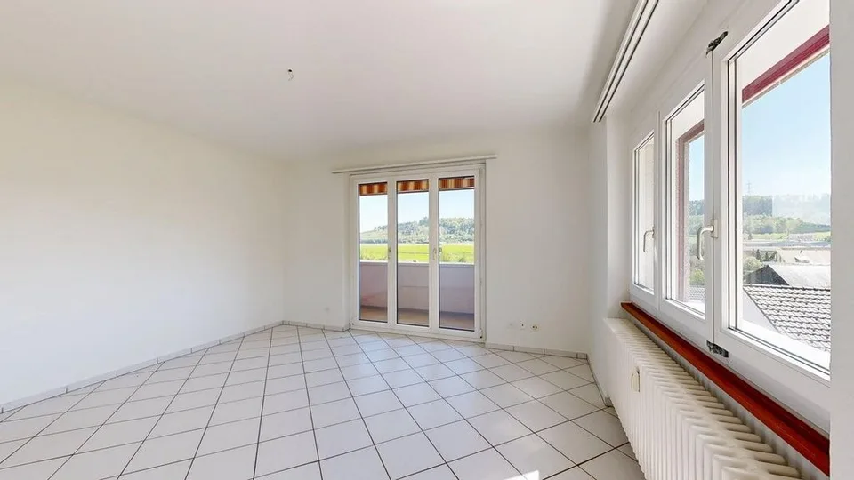 4-bedroom apartment on the 2nd floor with a great view