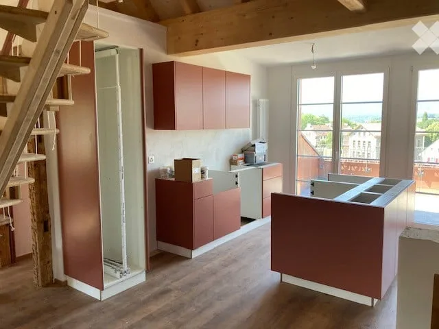 Moderne 4.5-Zimmer-Dachwohnung in Büsserach mit Balkon und schöner Aussicht