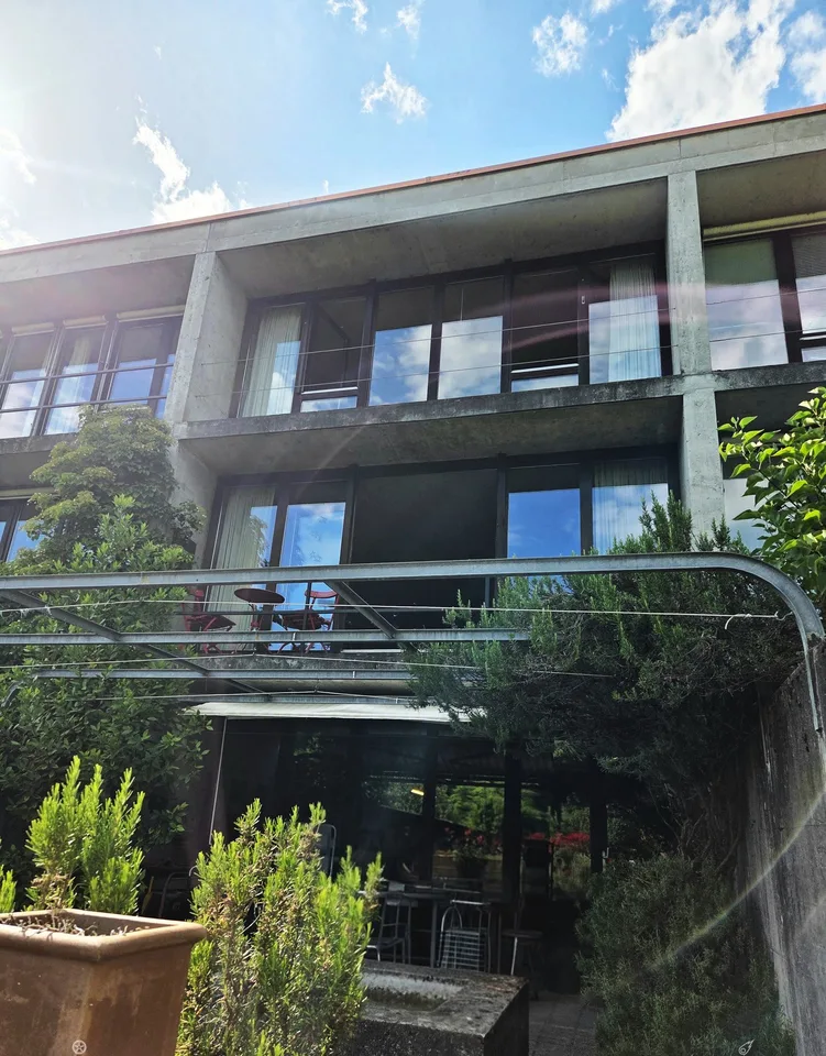 Charmantes 5.5-Zimmer-Reiheneinfamilienhaus in Biel – Wohnen mit Stil und Komfort