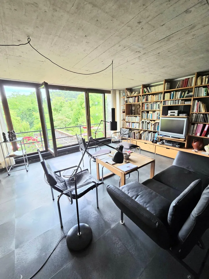 Charmantes 5.5-Zimmer-Reiheneinfamilienhaus in Biel – Wohnen mit Stil und Komfort