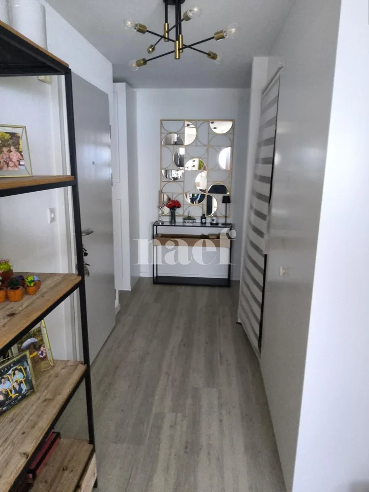 Bello appartamento di 3 locali al quarto piano