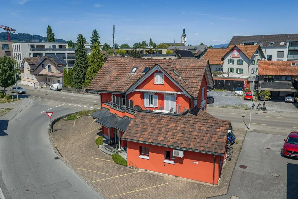 Bâtiment résidentiel et commercial