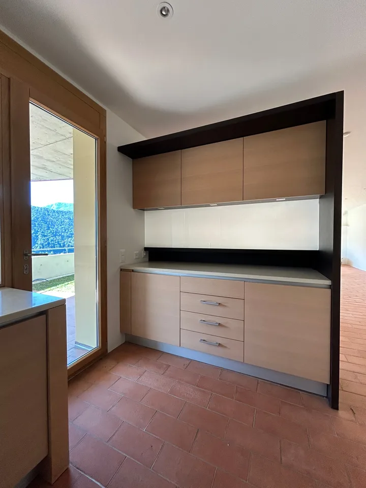 VICO MORCOTE - VENDESI VILLA UNIFAMILIARE DI 4.5 LOCALI CON VISTA PANORAMICA