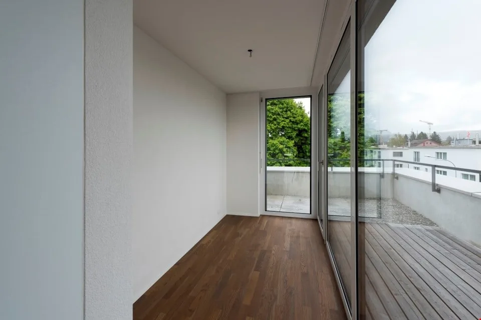 helle Attikawohnungen mit 53m2 Terrasse