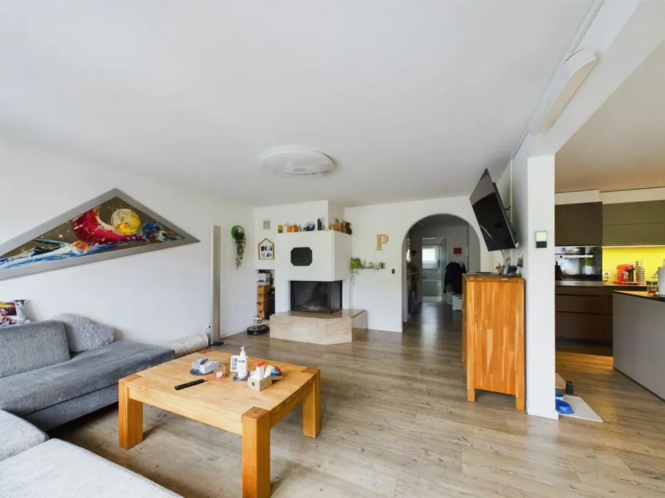 Spacious living with winter garden, fireplace, and impressive terrace – photo 9 of 15