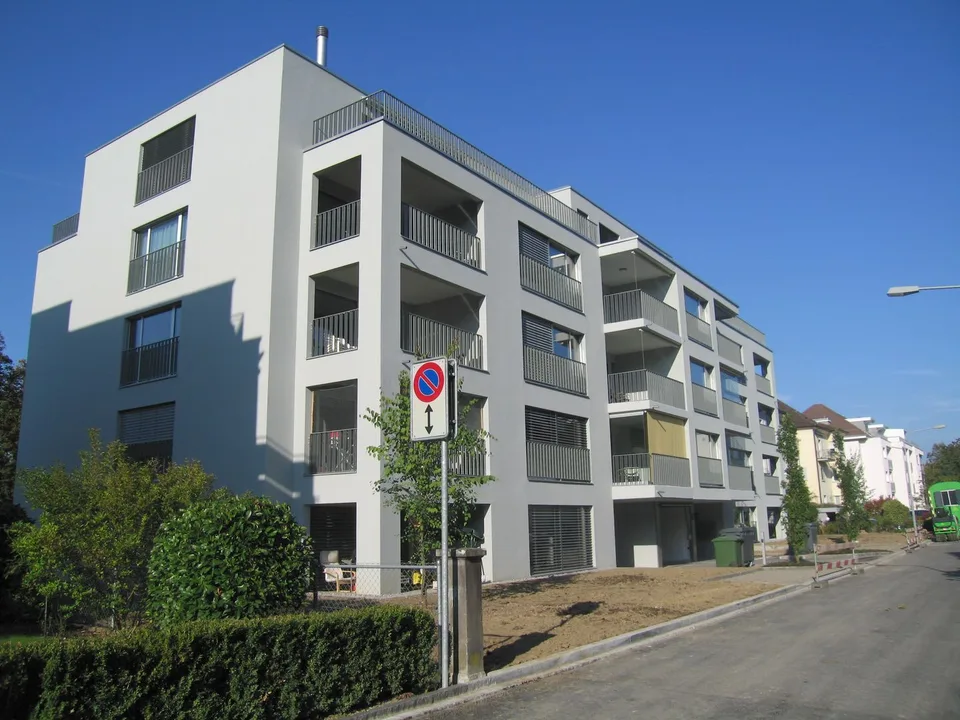 Exklusive 3.5-Zimmer-Wohnung auf Eigentumsstandard in Zürich-Schwam...
