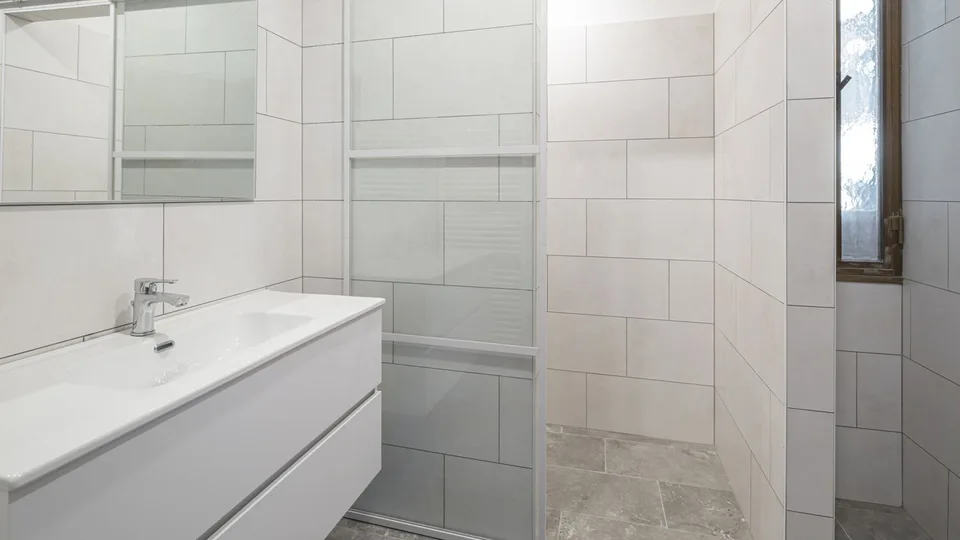 RINNOVATA, AUTENTICA E IMMERSA NEL VERDE | RENOVIERT, AUTHENTISCH UND