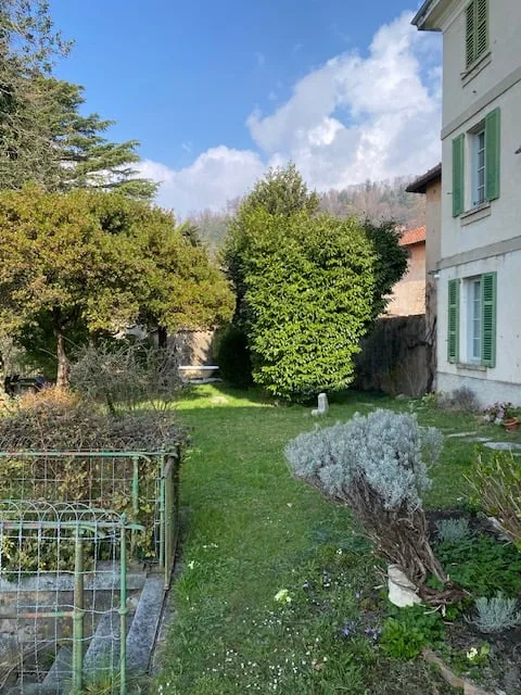 Grande casa d’epoca con giardino di mq 1.000